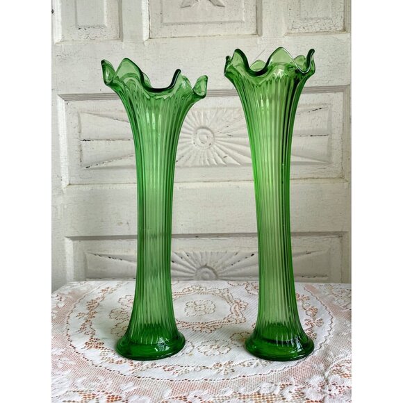 Vintage MCM Pair Ribbed Green Glass Swung Fluted Vases 12" - Picture 10 of 10